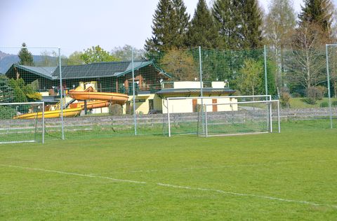 Fußball- und Footballplatz in Piesendorf